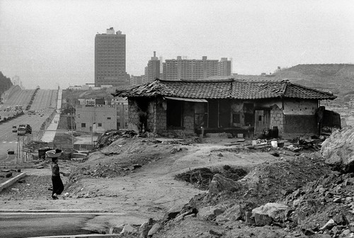 Fotoausstellung über südkoreanische Hauptstadt im Literaturtempel - ảnh 1