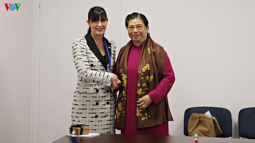 Vizeparlamentspräsidentin Tong Thi Phong trifft serbische Parlamentspräsidentin auf der IPU - ảnh 1