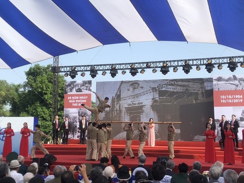 Programm “Erinnerungen an Herbst” zum Jahrestag der Befreiung der Hauptstadt Hanoi - ảnh 1