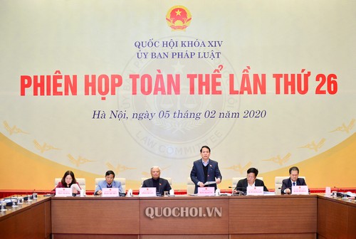 Rechtsausschuss des Parlaments diskutiert den Gesetzesentwurf zur Behandlung der administrativen Verstöße - ảnh 1