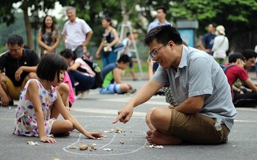 Wiederbelebung folkloristischer Spiele im modernen Leben der Kinder - ảnh 1