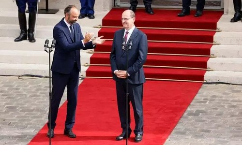 Amtsübergabe an den neuen französischen Premierminister Jean Castex  - ảnh 1