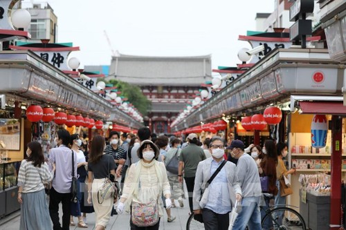 Japanisches Bruttoinlandsprodukt ist seit 40 Jahren am stärksten gesunken - ảnh 1