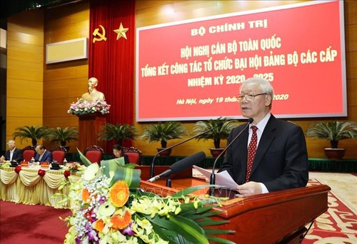 KPV-Generalsekretär Nguyen Phu Trong leitet Bilanzkonferenz über die Veranstaltung von Parteikonferenzen - ảnh 1