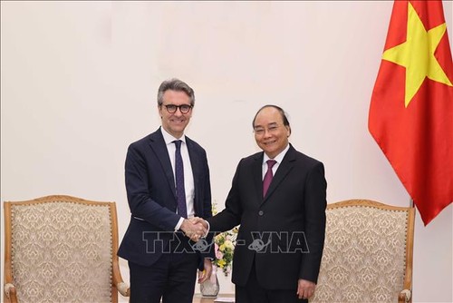 Premierminister Nguyen Xuan Phuc empfängt den Leiter der europäischen Delegation in Vietnam - ảnh 1