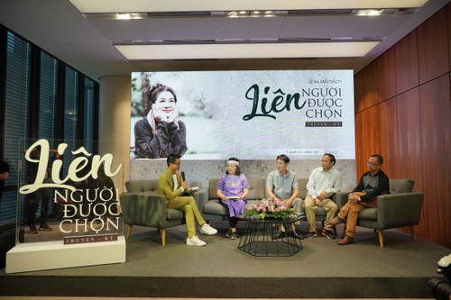 Unternehmerin Do Thi Kim Lien stellt ihr Buch „Lien - Die gewählte Frau” vor - ảnh 1