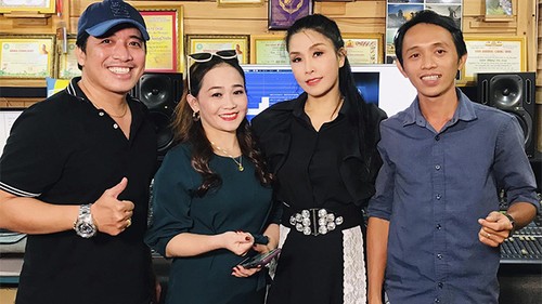 150 Künstler nehmen am Musikvideo „Blumen in Zentralvietnam werden blühen” teil - ảnh 1