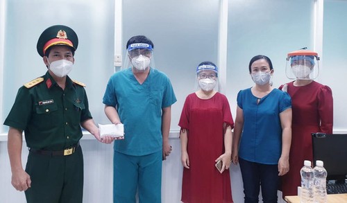 Abteilung für Schriftstellerinnen spendet 1.800 Euro für Covid-19-Bekämpfung - ảnh 1