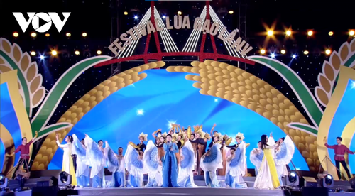 Eröffnungsfeier des fünften vietnamesischen Reisfestivals in Vinh Long - ảnh 1