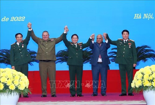 Beamte der vietnamesischen Volksarmee mit kubanischen Orden ehren - ảnh 1