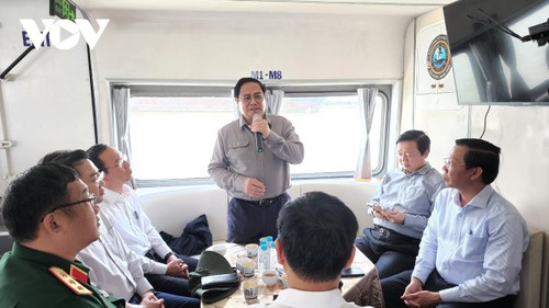 Premierminister Pham Minh Chinh überprüft die Umgehungsstraße 3 in Ho Chi Minh Stadt - ảnh 1