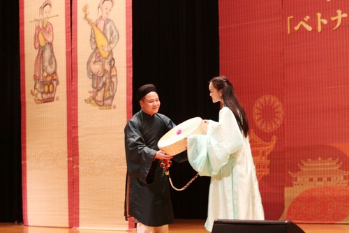 Kunstprogramm “Farben Vietnams” in Japan - ảnh 1