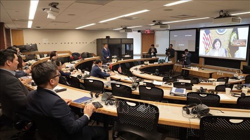 Vizepremierminister Le Minh Khai führt Gespräch mit US-Handelsbeauftragte - ảnh 1