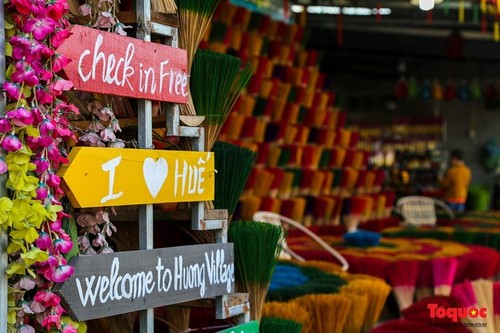 Das Dorf zur Herstellung von Räucherstäbchen Thuy Xuan – ein beliebtes Besuchsziel in Hue - ảnh 5