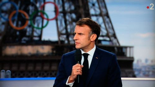 Macron will erst nach Olympischen Spielen einen neuen Premierminister ernennen - ảnh 1