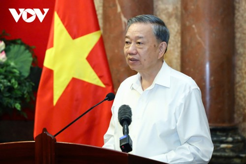 KPV-Generalsekretär To Lam trifft Menschen, die Präsident Ho Chi Minh dienten - ảnh 1