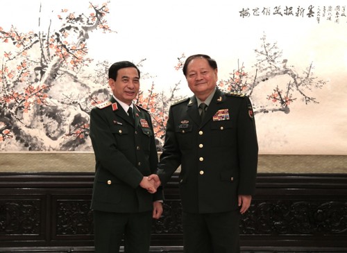 General Phan Van Giang trifft den Vizevorsitzenden der Zentralen Militärkommission Chinas - ảnh 1