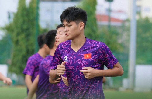 Vietnams U17-Fußballspieler erzielt ein Tor in Japan - ảnh 1