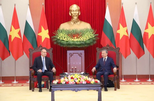 KPV-Generalsekretär To Lam und Premierminister Pham Minh Chinh treffen Bulgariens Präsident Rumen Radew - ảnh 1