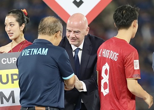 ASEAN Cup 2024: FIFA-Präsident wird vietnamesischer Fußballnationalmannschaft Medaillen verleihen - ảnh 1