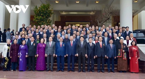 KPV-Generalsekretär To Lam trifft ehemalige Partei- und Staatschefs - ảnh 1