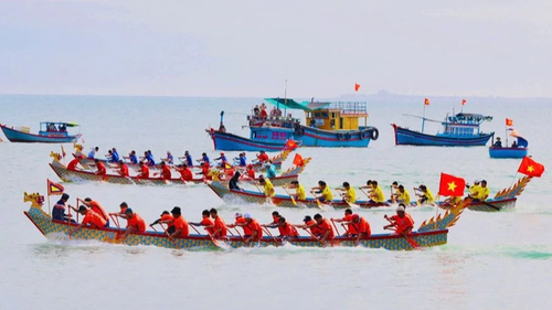 Bootsrennen zur Begrüßung des neuen Mondjahres 2025 in Ninh Thuan - ảnh 1