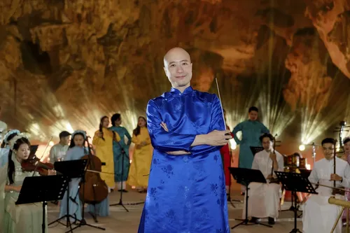 Konzert in der 150-Millionen-jährigen Höhle in der Ha-Long-Bucht - ảnh 1
