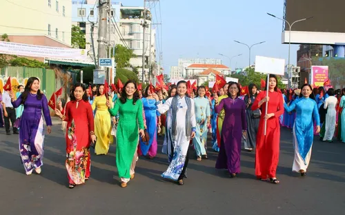 Vietnams Frauen engagieren sich für Ao-Dai-Woche - ảnh 1