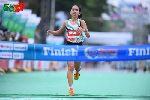 Ngoc Hoa verteidigt den nationalen Marathon-Meistertitel - ảnh 1