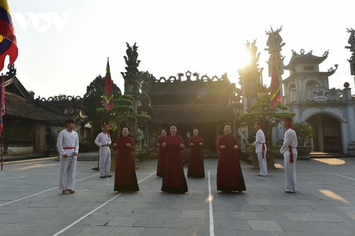 Das alte Dorf Hung Lo bewahrt traditionelle Kultur - ảnh 2