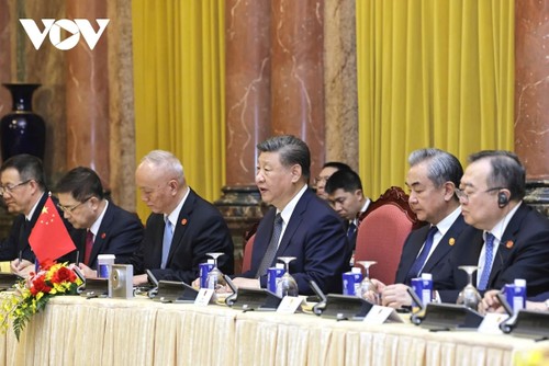 Staatspräsident Luong Cuong führt Gespräch mit Chinas Partei- und Staatschef Xi Jinping - ảnh 1