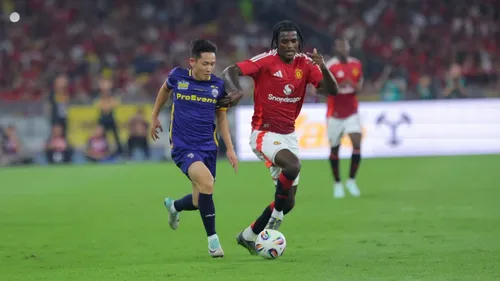 Sieg gegen MU: Britische Medien schätzt die Leistung von Hai Long - ảnh 1