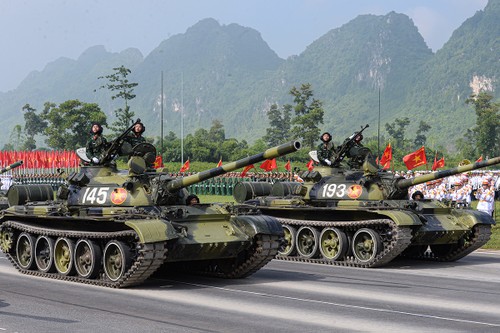 Vorbereitung auf Nationalfeiertag: Übungen der militärischen Einheiten für Militärparade - ảnh 2