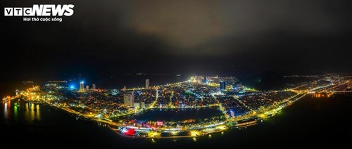 Die prächtige Küstenstadt Quy Nhon in Gia Lai in der Nacht - ảnh 6