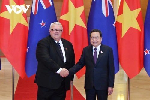 Parlamentspräsident Tran Thanh Man führt Gespräch mit Präsident des Repräsentantenhauses Neuseelands - ảnh 1