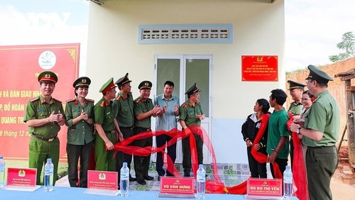 Quang-Trung-Kampagne: Befehl aus Herzen – Millionen Wohnhäuser termingerecht fertiggestellt - ảnh 13