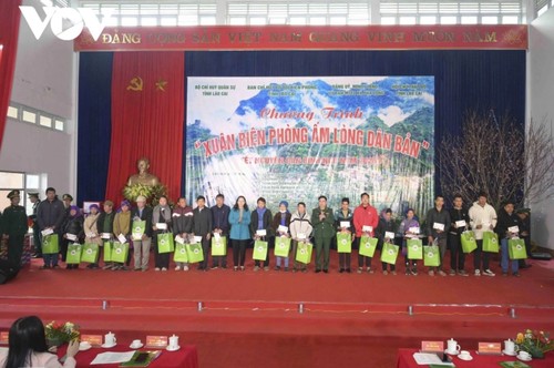 Ein friedliches Neujahrsfest Tet in jedem Haus - ảnh 12