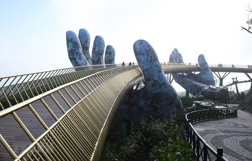 Da Nang’s Golden Bridge among world’s most iconic - ảnh 1