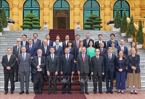 President receives EU ambassadors, chargés d’affaires  - ảnh 1