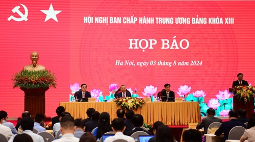 Party General Secretary and State President To Lam chairs international press conference - ảnh 2