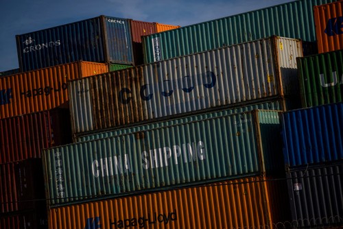 White House would consider cutting China tariffs, source says  - ảnh 1