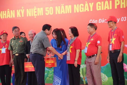 Former political prisoners keep the revolutionary flame alive: PM - ảnh 1