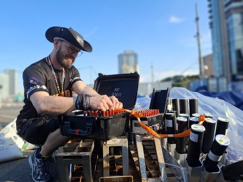 Da Nang International Fireworks Festival 2025 kicks off - ảnh 2