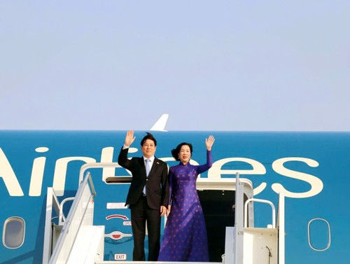 President Luong Cuong arrives in Luanda for state visit to Angola - ảnh 1