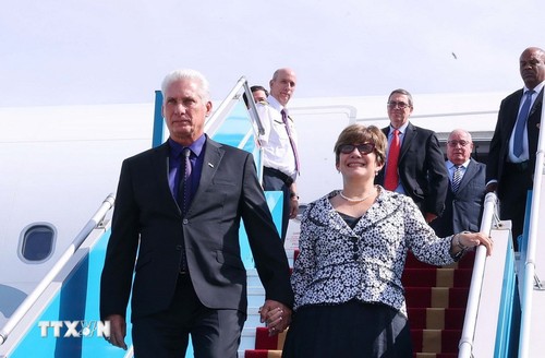 Top Cuban leader arrives in Hanoi, beginning state visit to Vietnam - ảnh 1