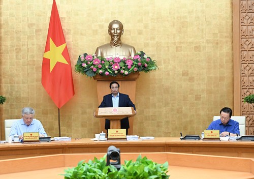 Vietnam’s socio-economic performance improves in first eight months  - ảnh 1