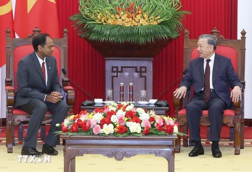 Party leader calls on US chip giant Marvell to increase investment in Vietnam - ảnh 1