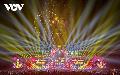 Fireworks, hope, and confidence as Vietnam enters 2026 - ảnh 2