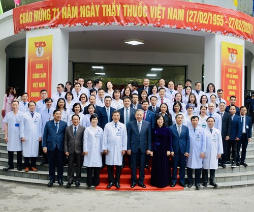 Party leader renews commitment to universal health coverage - ảnh 1