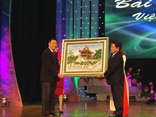 งานแสดงดนตรี “เสียงเพลงแห่งมิตรภาพเวียดนาม-ไทย”ณ กรุงฮานอย - ảnh 1